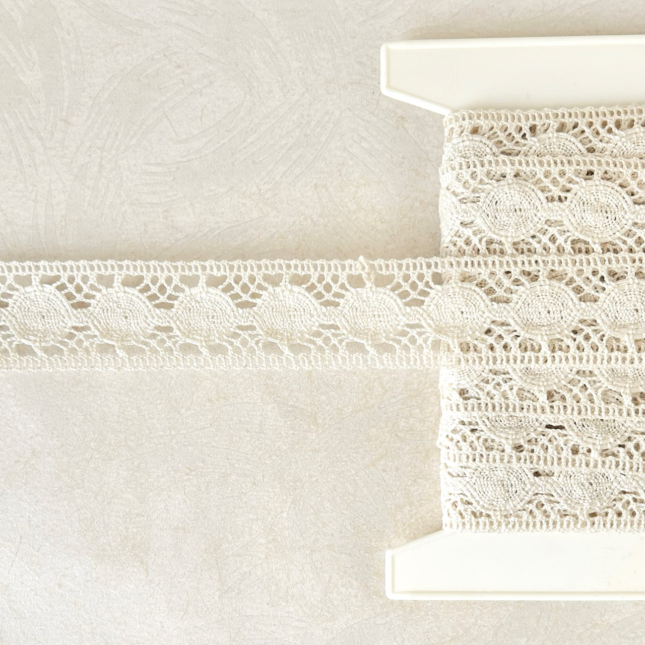 Circle_Cluny_Lace