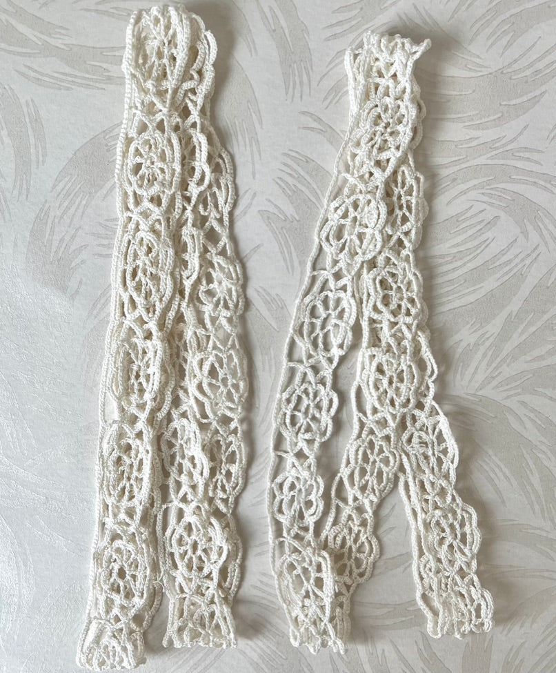 Crocheted Pillowcase Edges, White Flower - Vintage