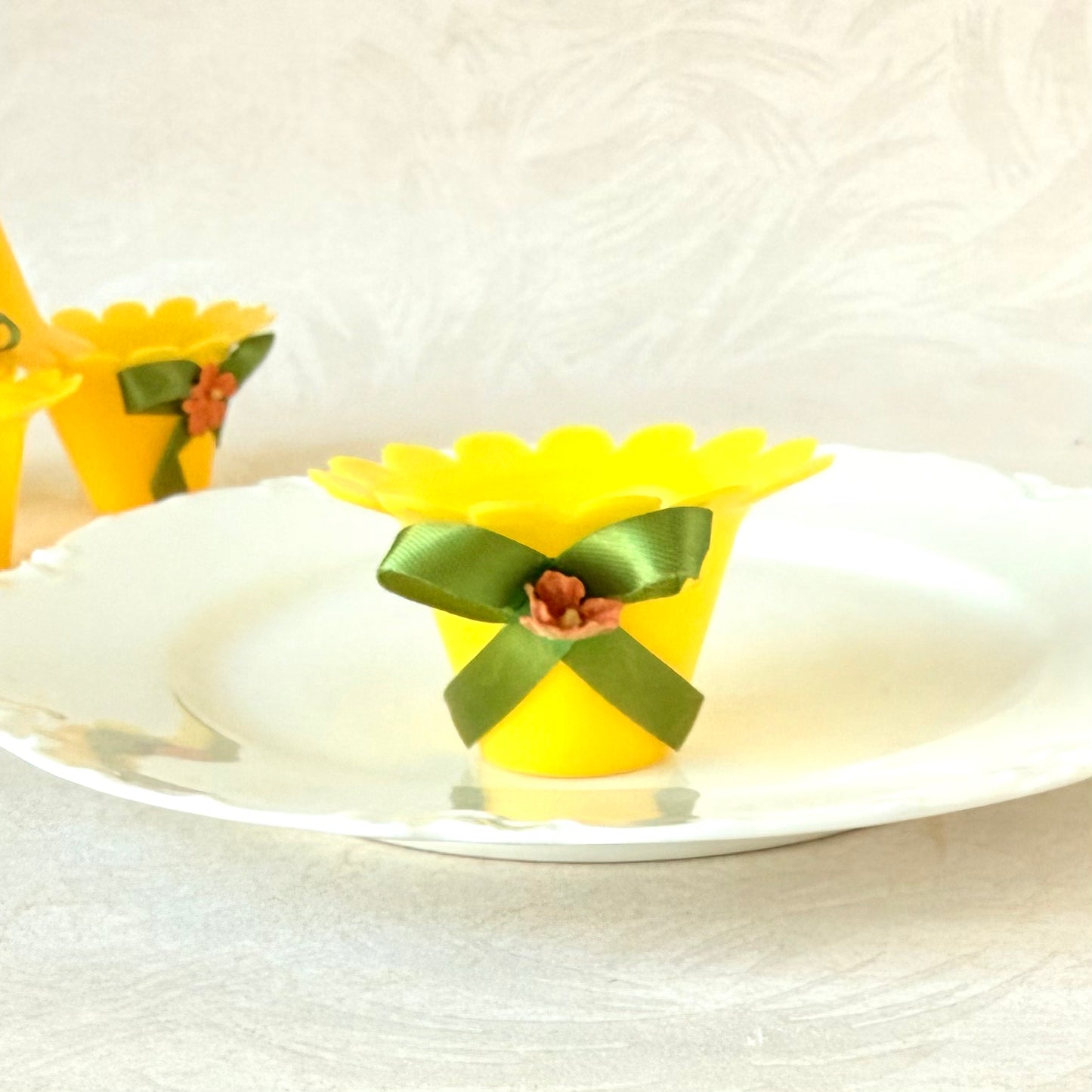 Yellow Scalloped Vintage Treat Baskets