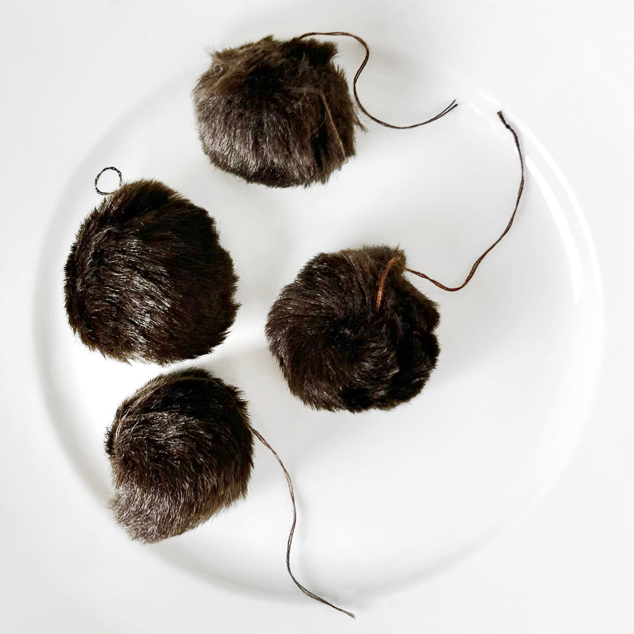 Faux_Fur_Pom_Pom_Balls