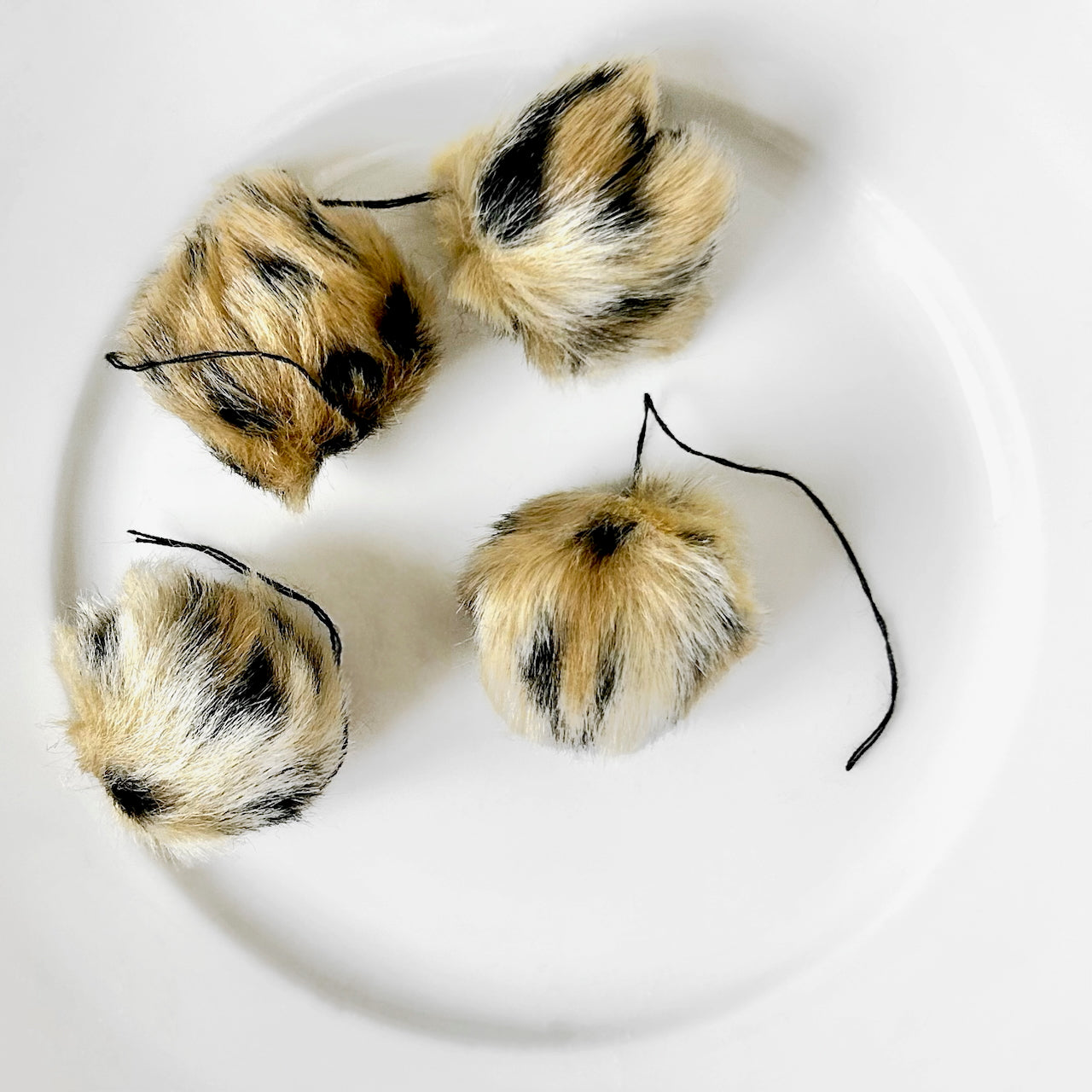 Faux_Fur_Pom_Pom_Balls