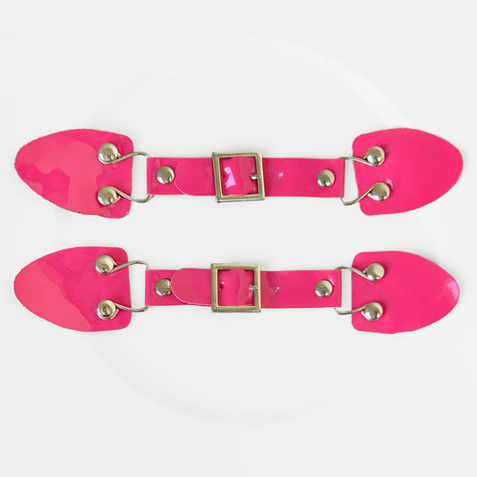 Faux_Leather_Accent_Buckle