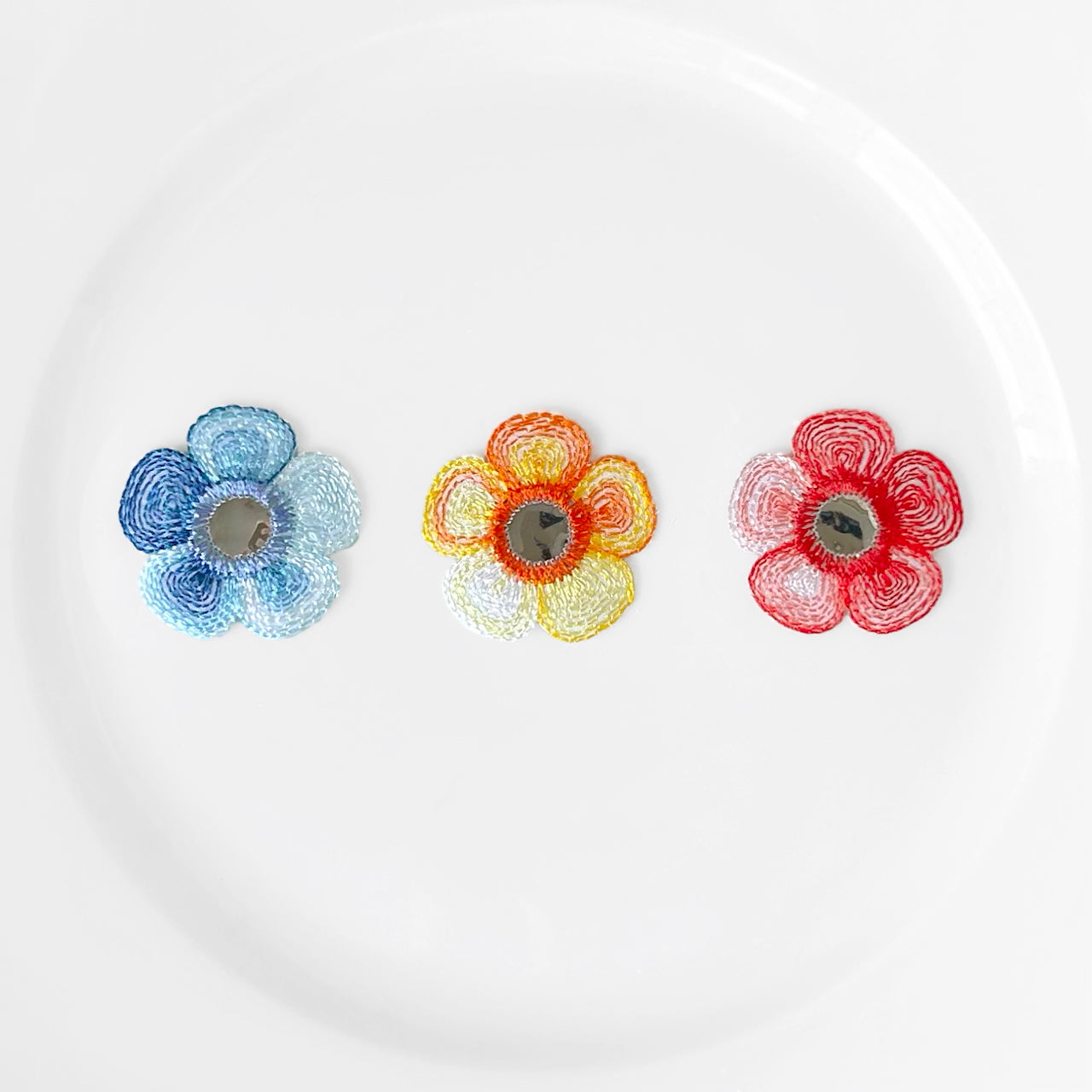 Flower_Mirror_Applique