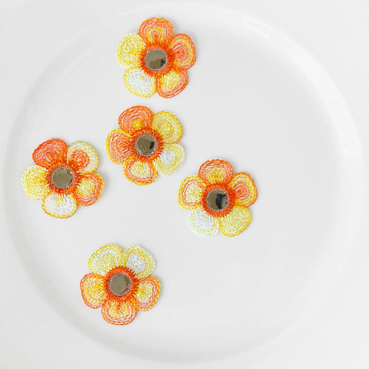 Flower_Mirror_Applique