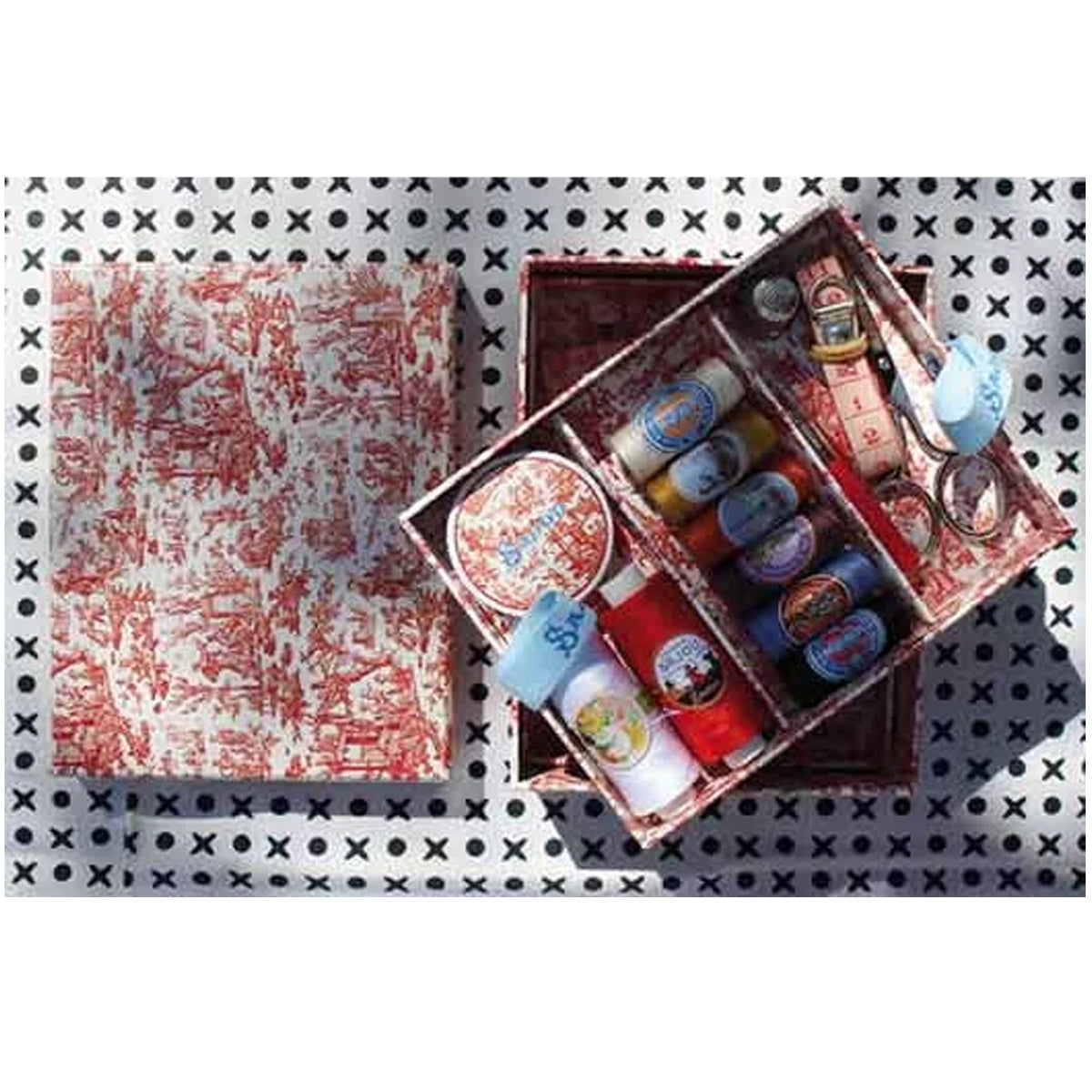 Filled sewing box - red Toile de Jouy - Sajou