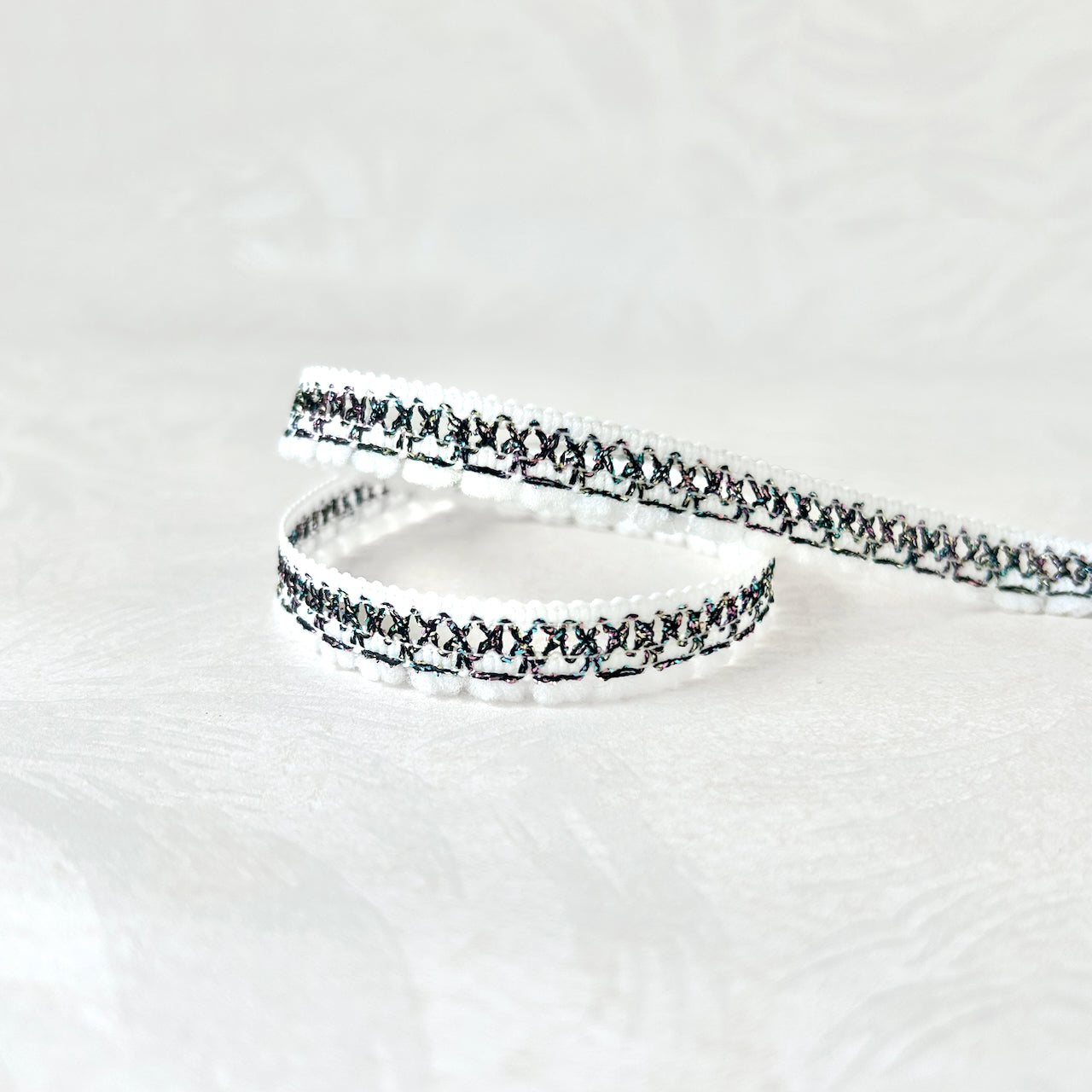 Iridescent_Puffy_Loop_Edge_Braid