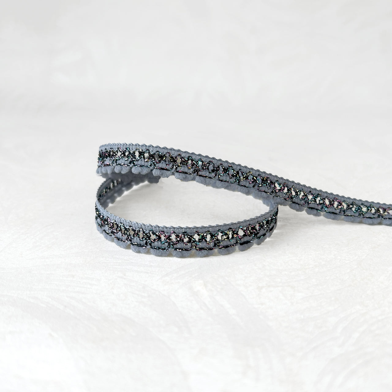 Iridescent_Puffy_Loop_Edge_Braid