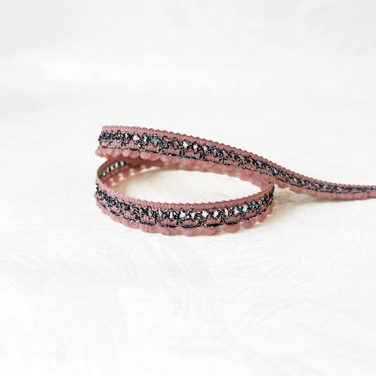Iridescent_Puffy_Loop_Edge_Braid