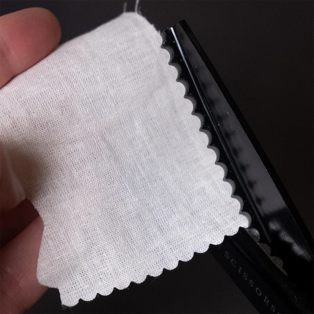 Midnight Edition Lightweight Scalloped Pinking Shears