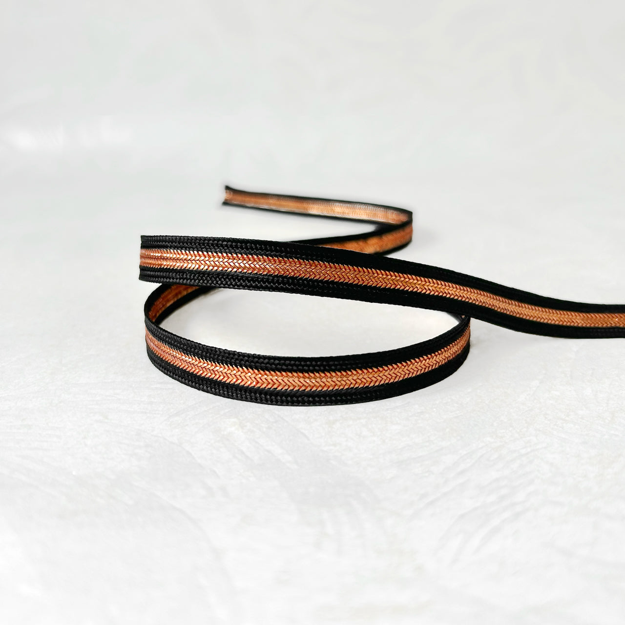 Metallic_Center_Stripe_Braid