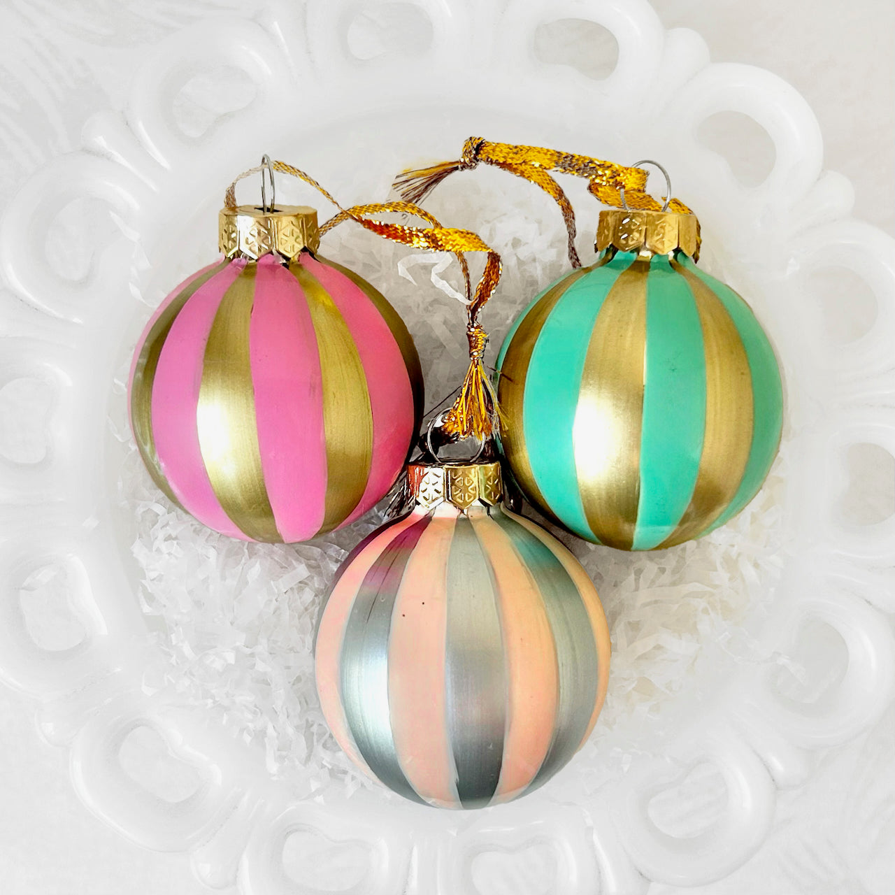 Metallic_Striped_Ornament