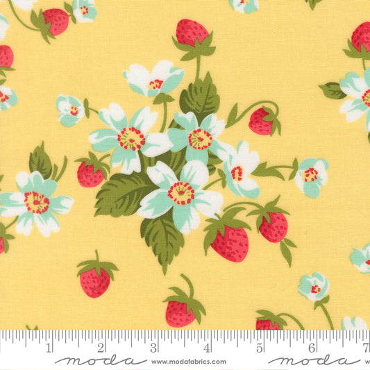 Moda_In_Bloom_Floral_Strawberries_Fabric_Buttermilk