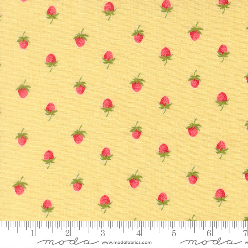 Moda_Novelty_Strawberries_Fabric_Buttermilk