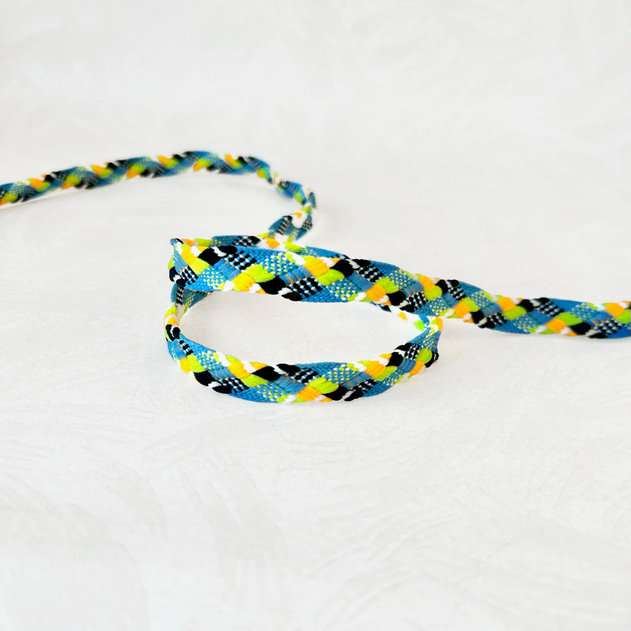 Multi_Colored_Braid