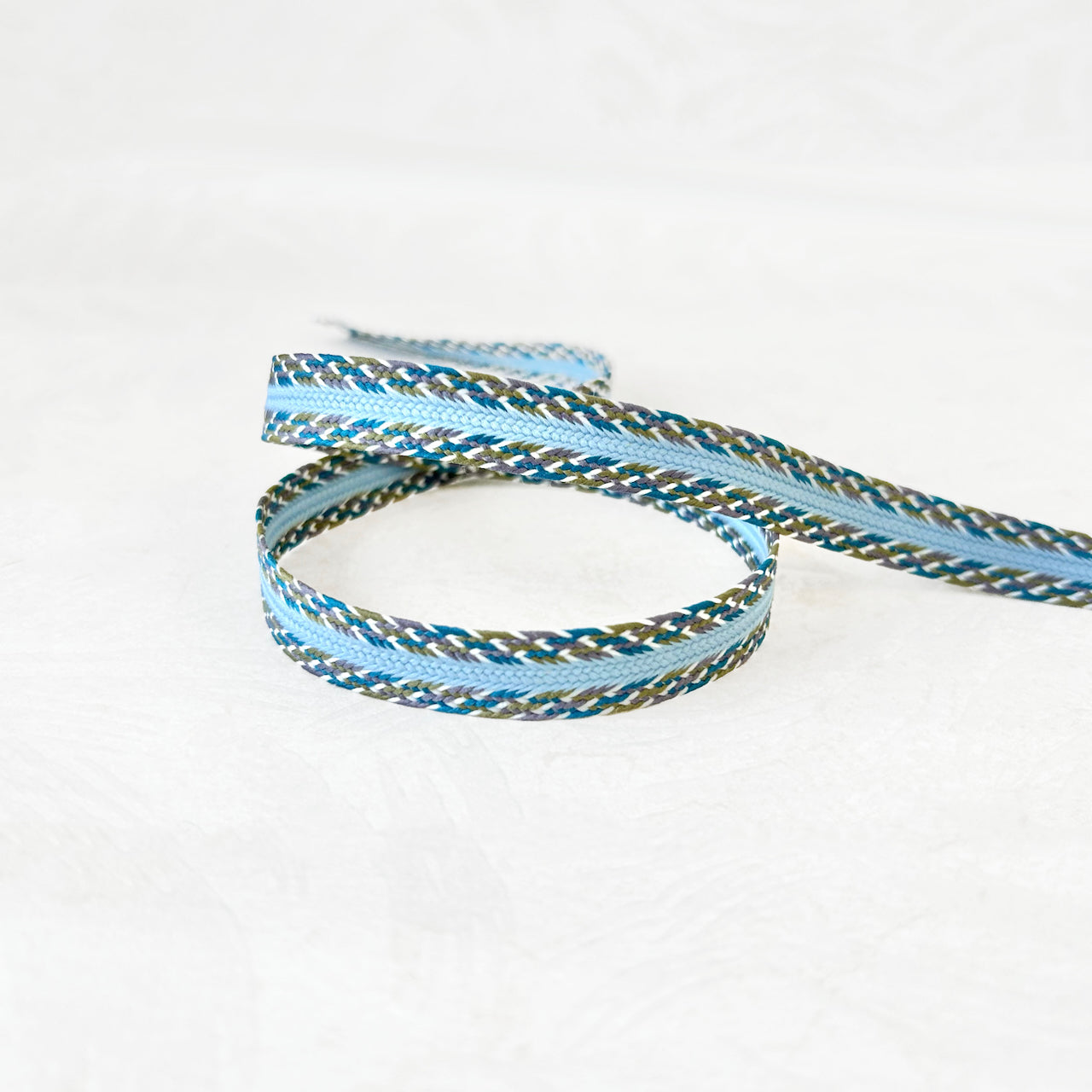 Multicolor_Braid