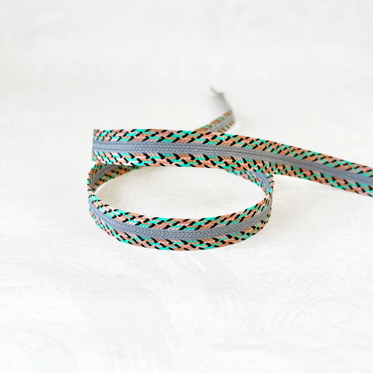Multicolor_Braid