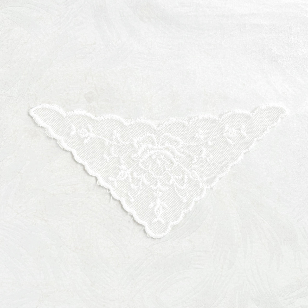 Net_Lace_Triangle_Applique