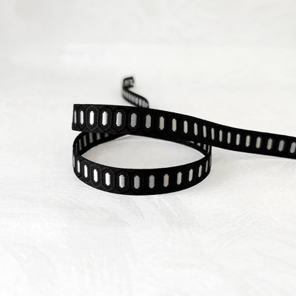 Oval_Jacquard_Ribbon