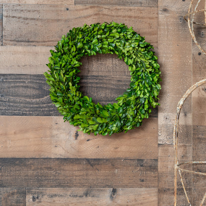 Boxwood Country Estate 14" Wreath