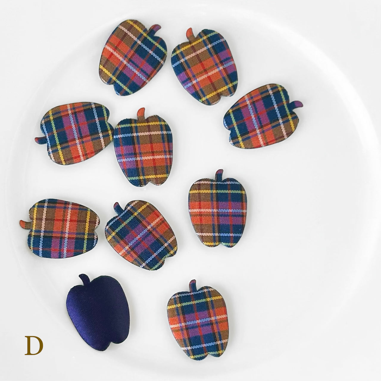 Puffy_Plaid_Apple_Applique