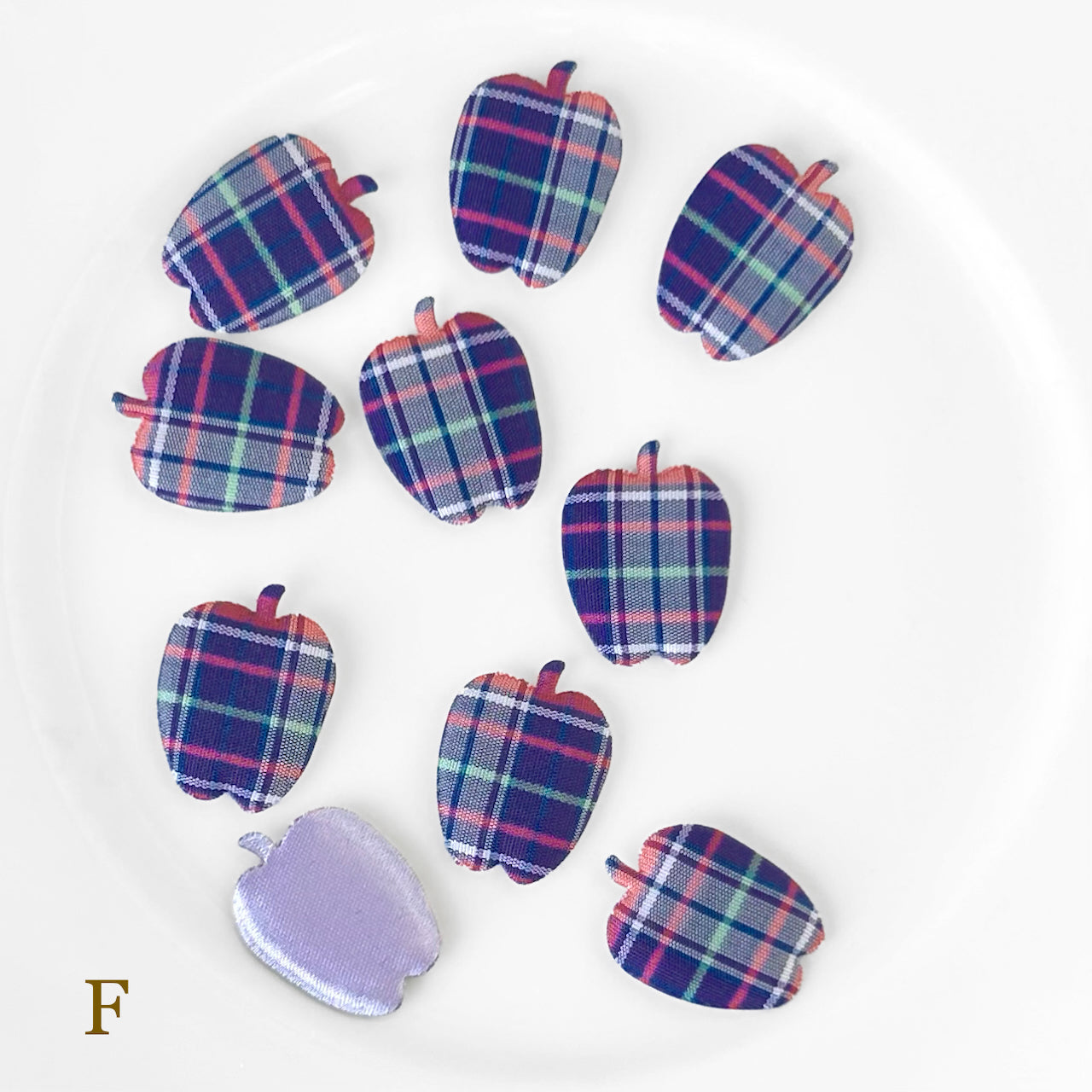 Puffy_Plaid_Apple_Applique