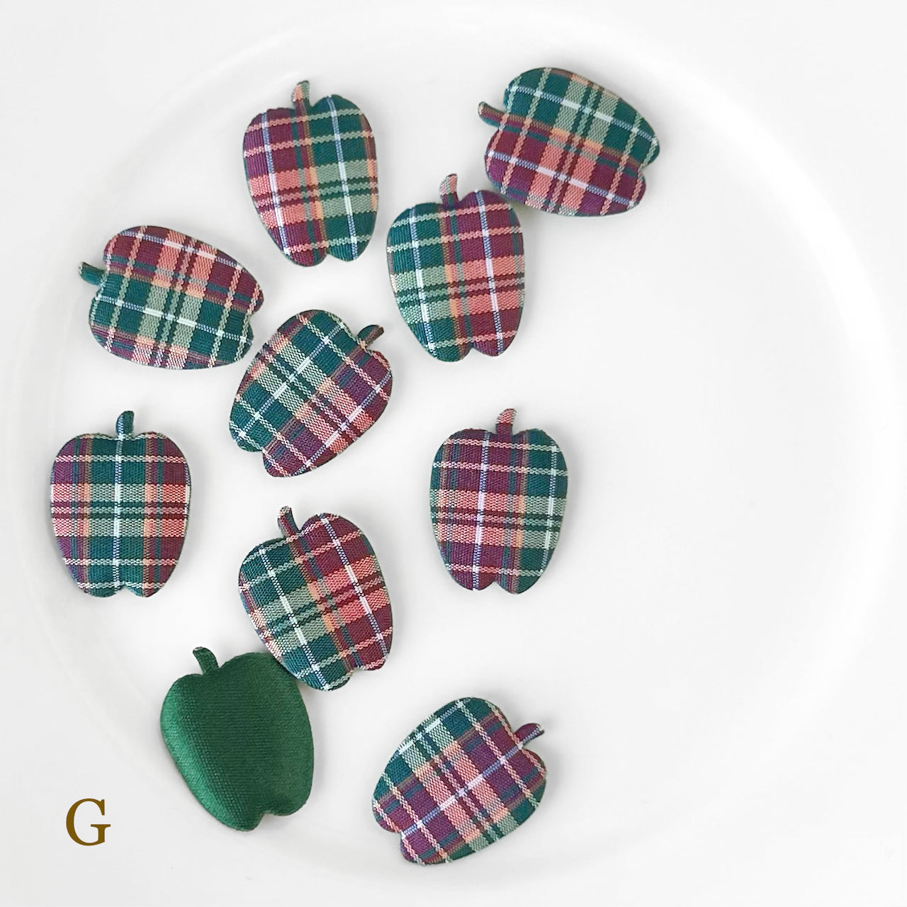 Puffy_Plaid_Apple_Applique