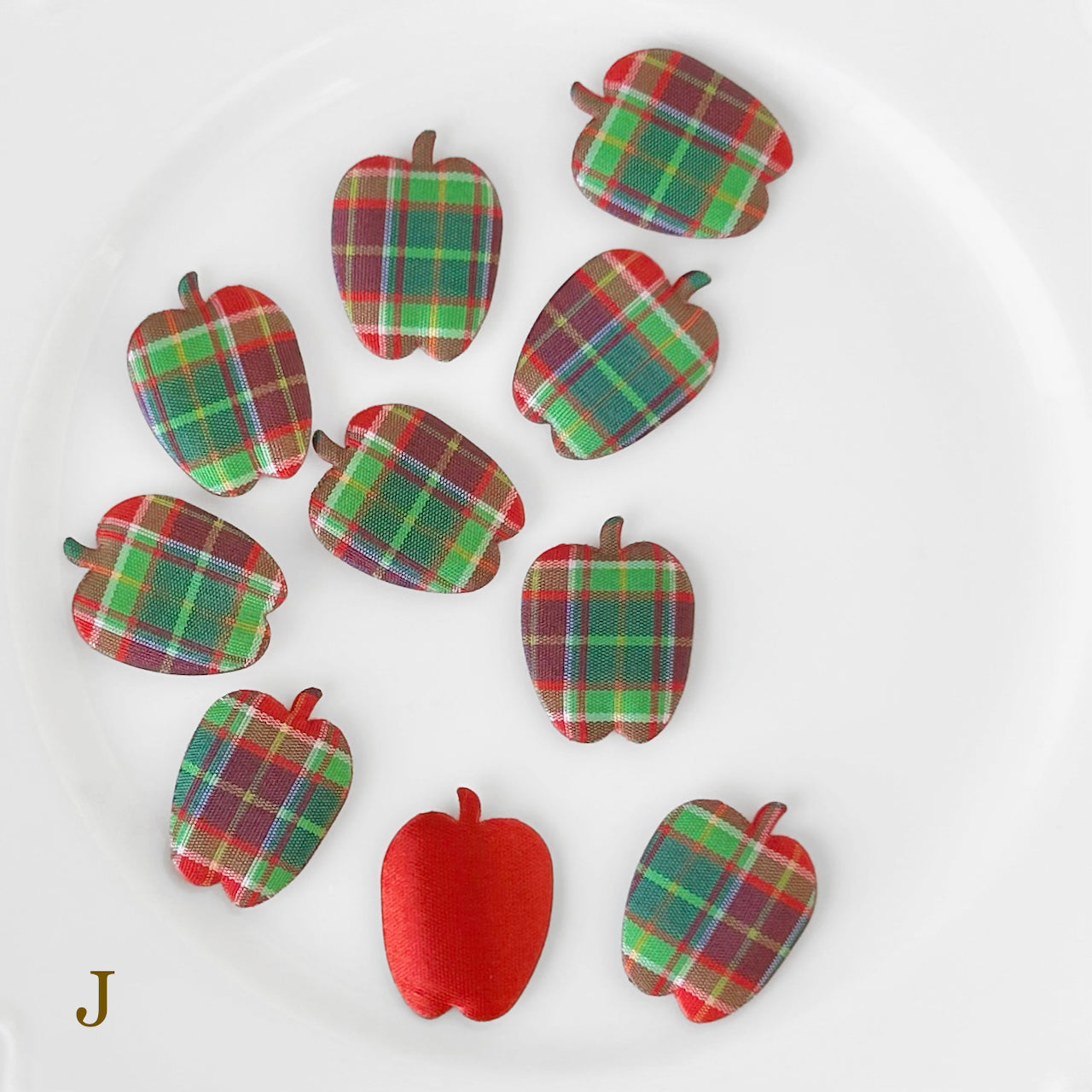 Puffy_Plaid_Apple_Applique