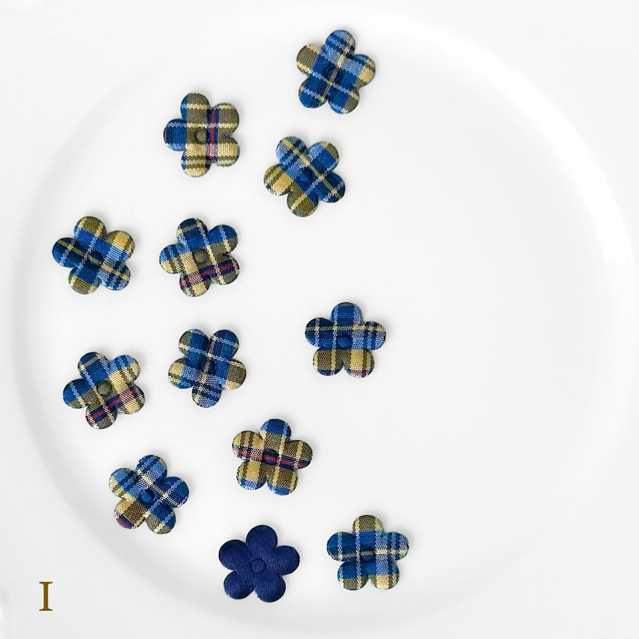 Puffy_Plaid_Flower_Applique