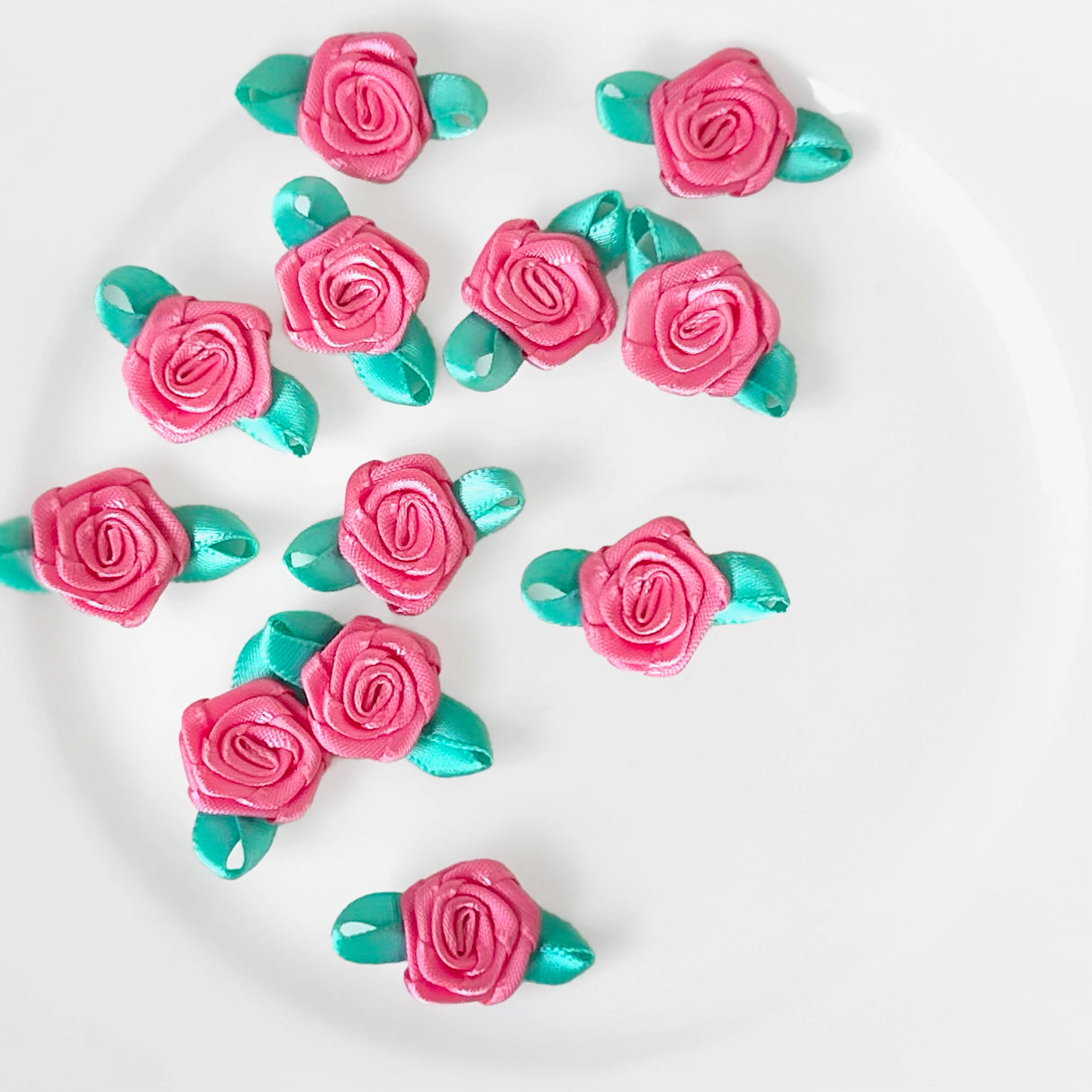 Ribbon_Rose_With_Leaves