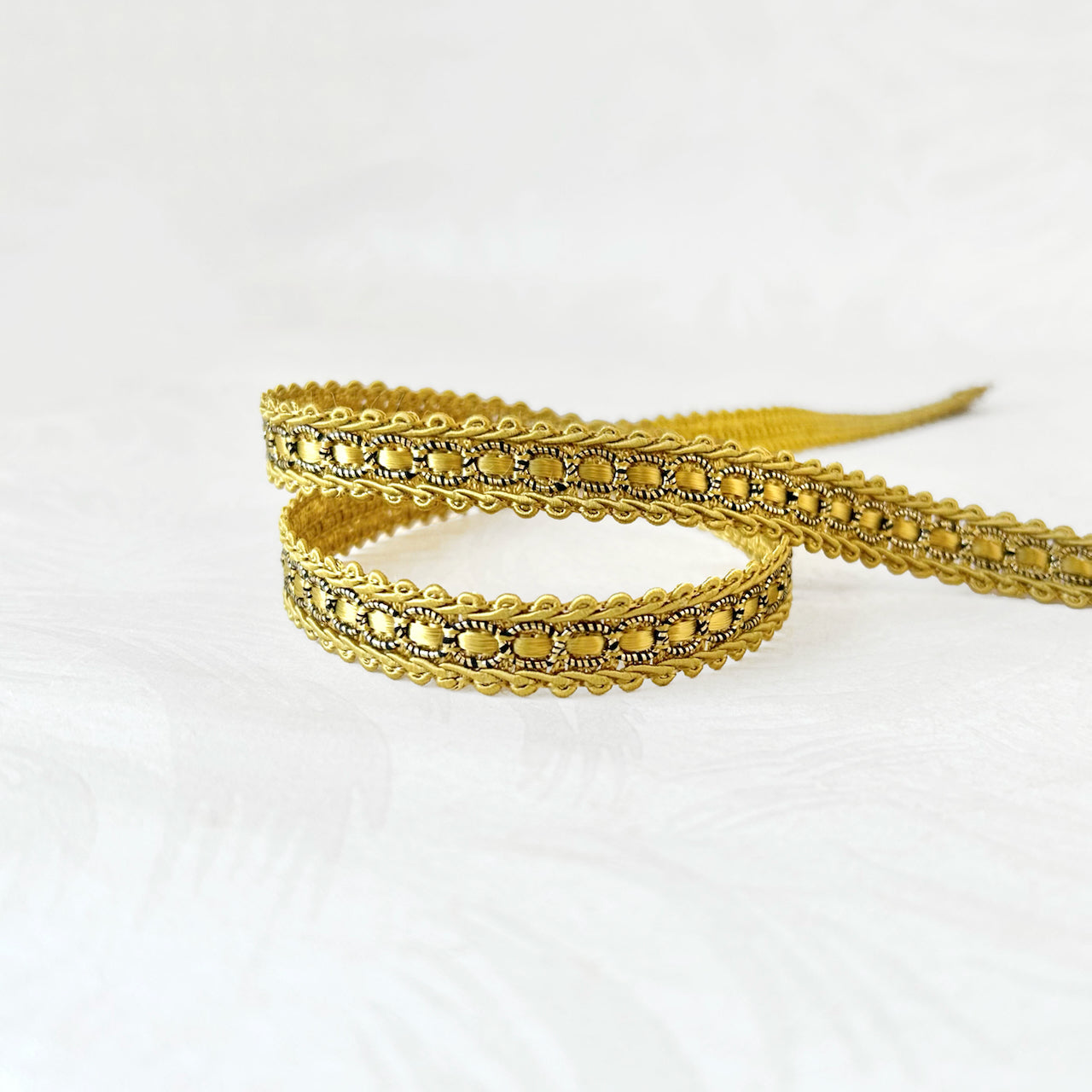 Satin_Center_Metallic_Gimp_Braid