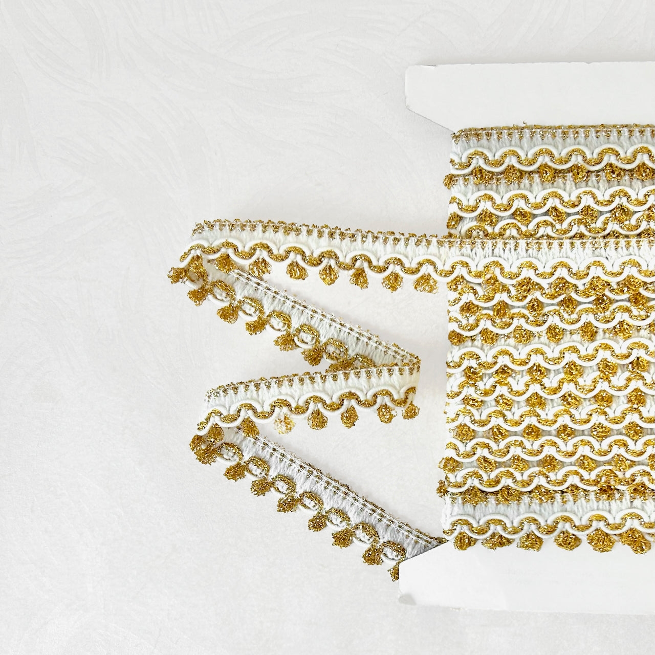 Scallop_Loop_Metallic_Braid