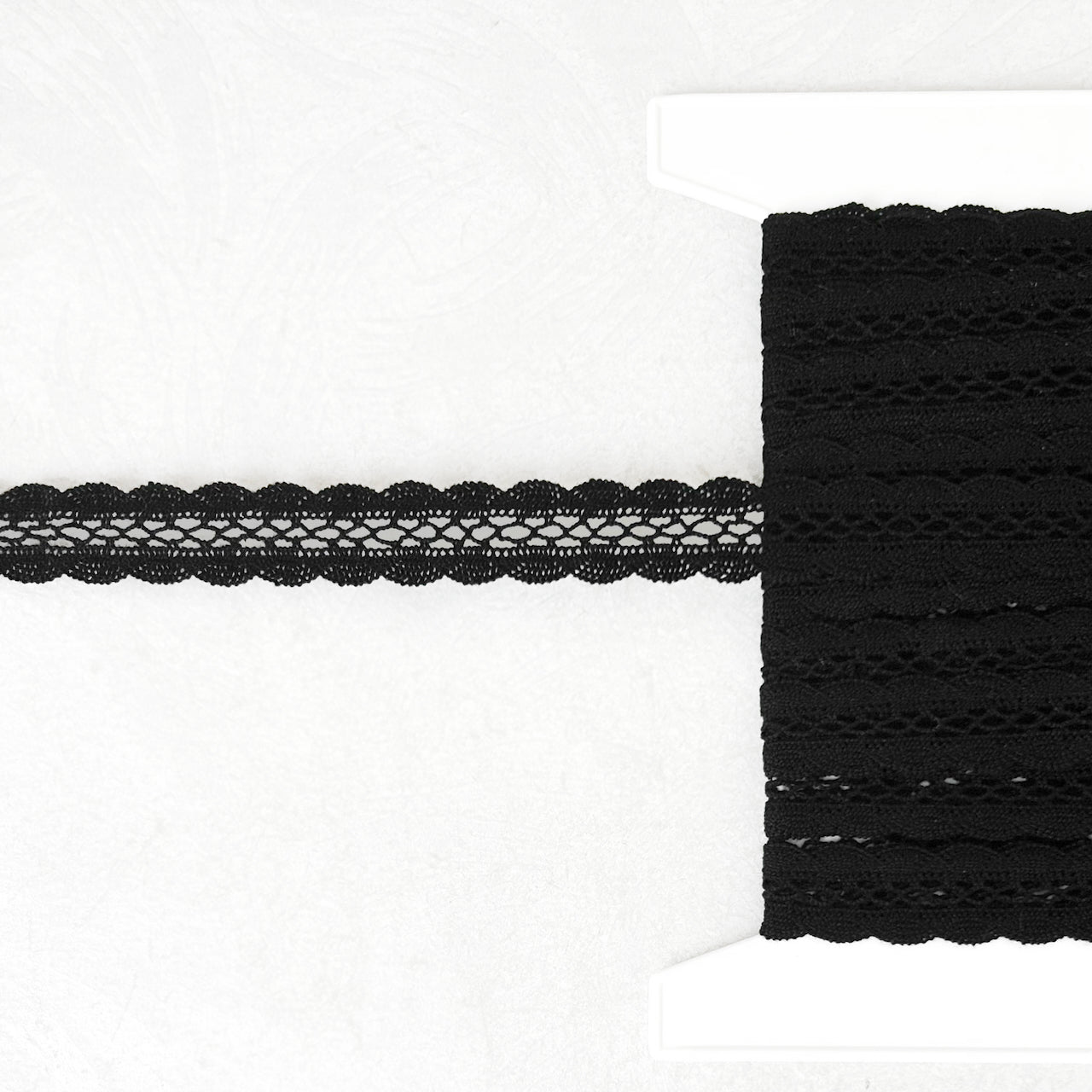 Scalloped_Cluny_Lace