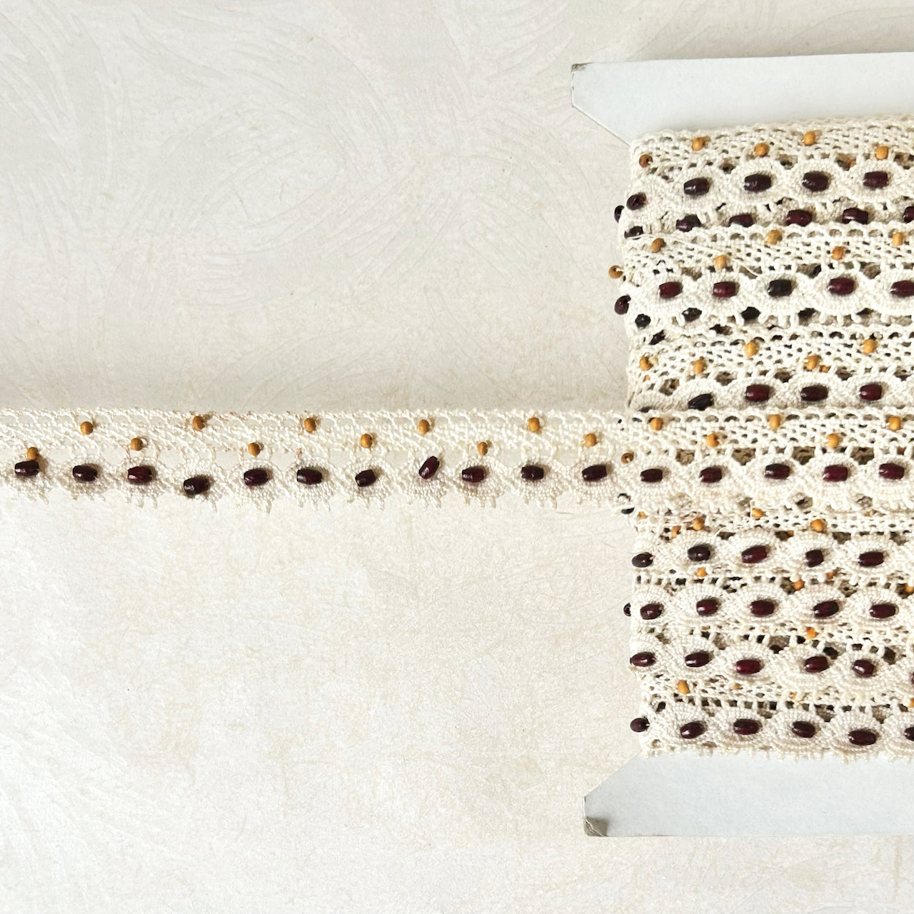 Scalloped_Edge_Beaded_Cluny_Lace