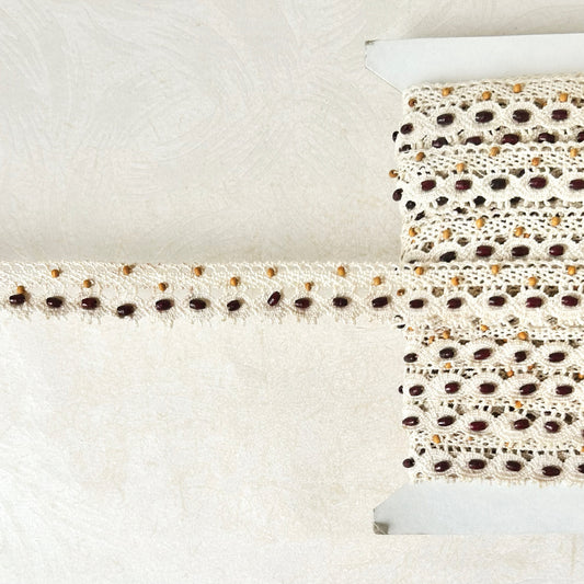 Scalloped_Edge_Beaded_Cluny_Lace