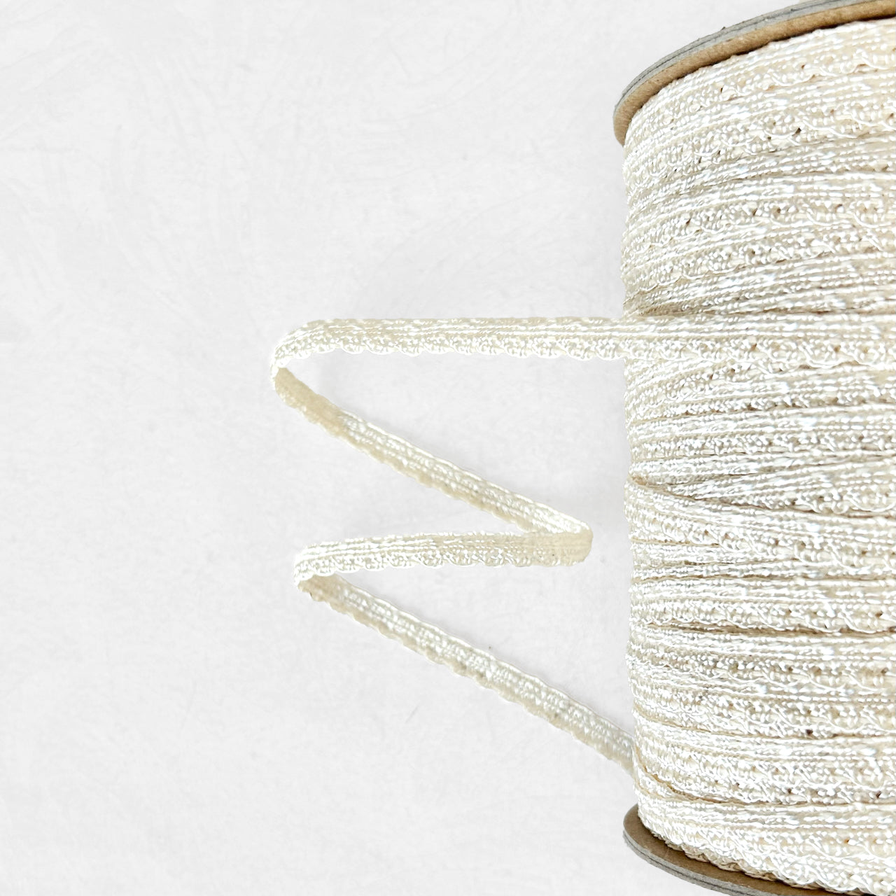 Scalloped_Edge_Rayon_Braid