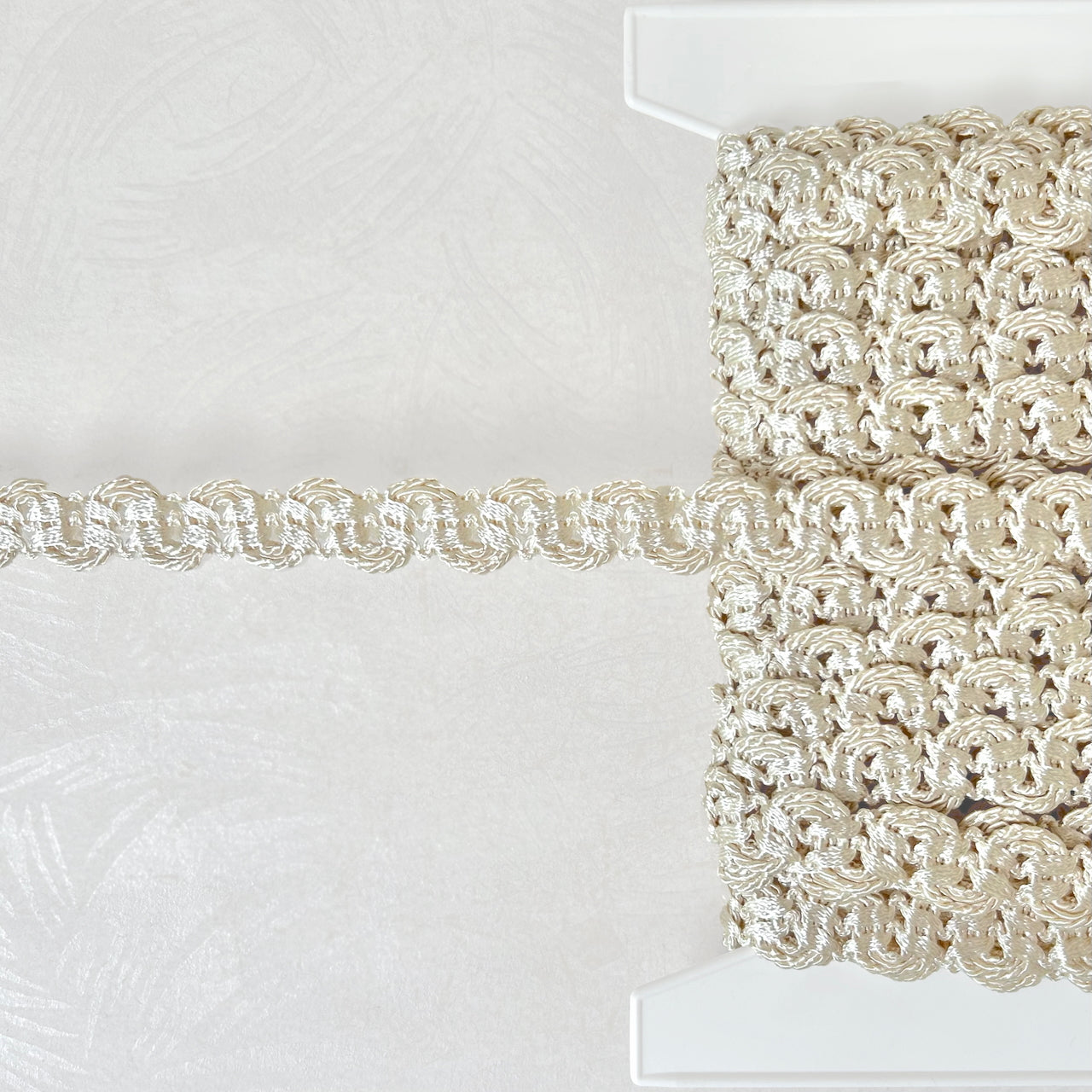 Scalloped_Loop_Braid