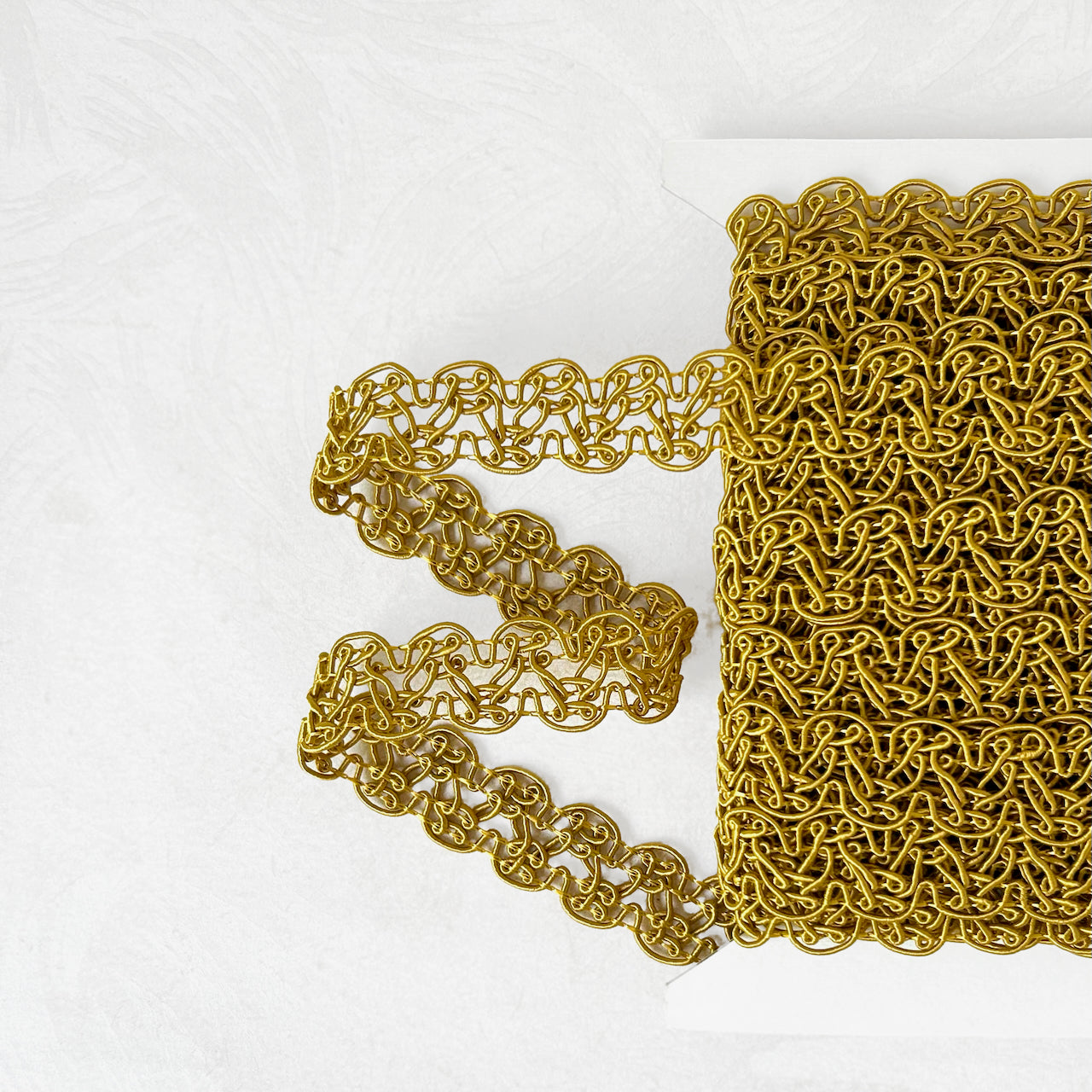 Scalloped_Loop_Braid