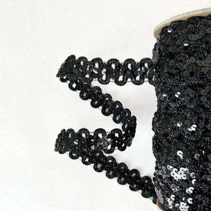 Scalloped_Loop_Sequin_Trim
