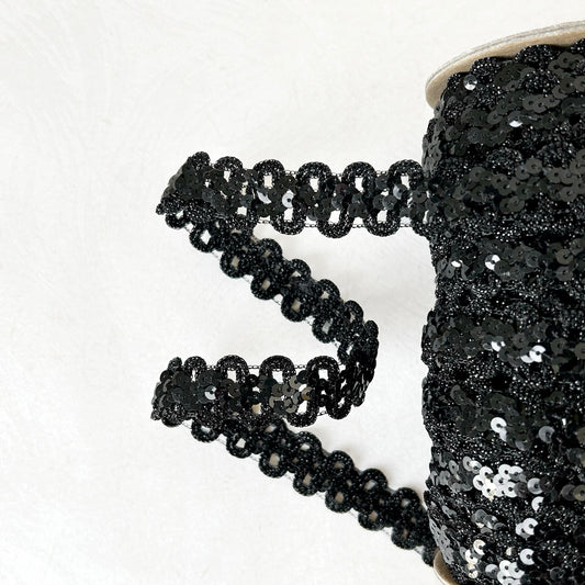 Scalloped_Loop_Sequin_Trim