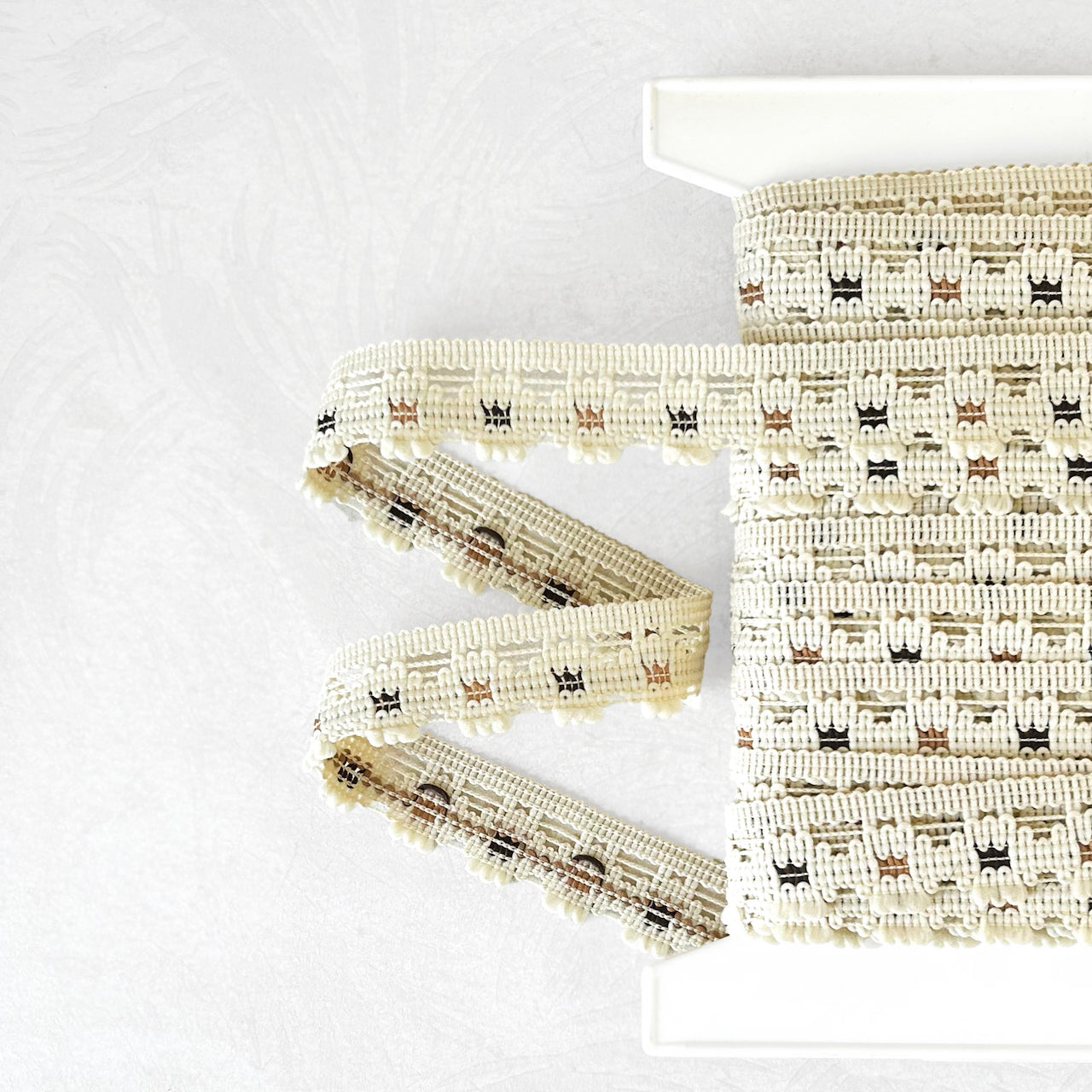 Scalloped_Oval_Edging_Braid