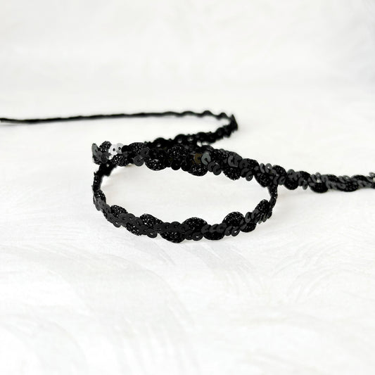 Scalloped_Sequin_Trim