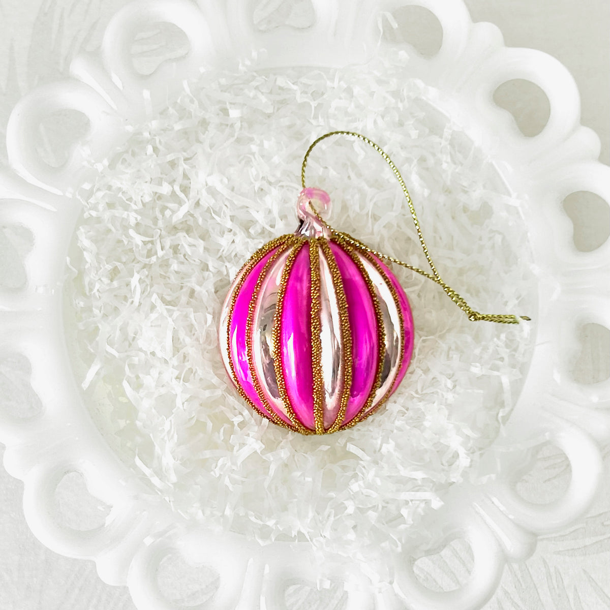Segmented_Glass_Bauble_Ornament