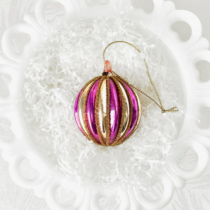 Segmented_Glass_Bauble_Ornament