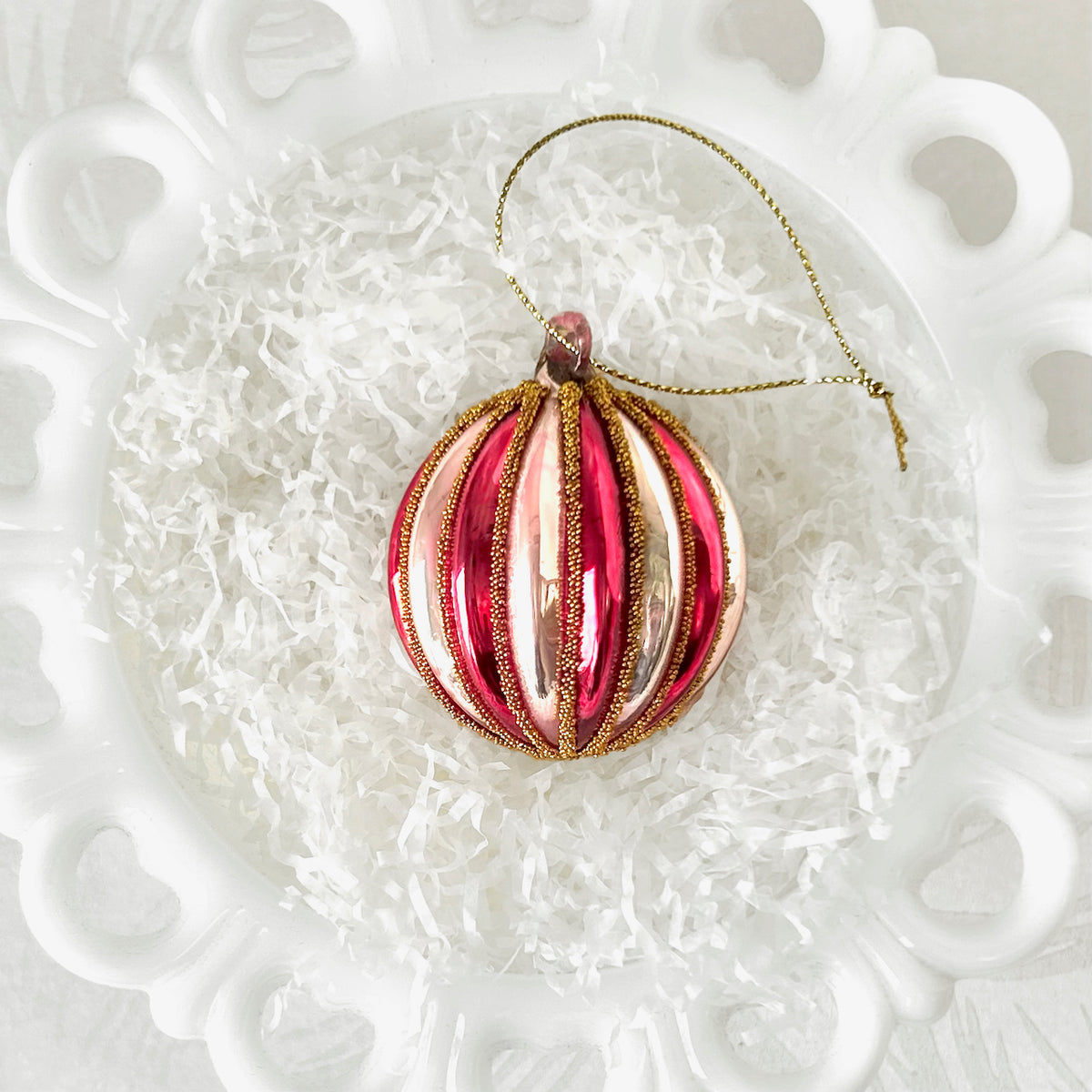 Segmented_Glass_Bauble_Ornament