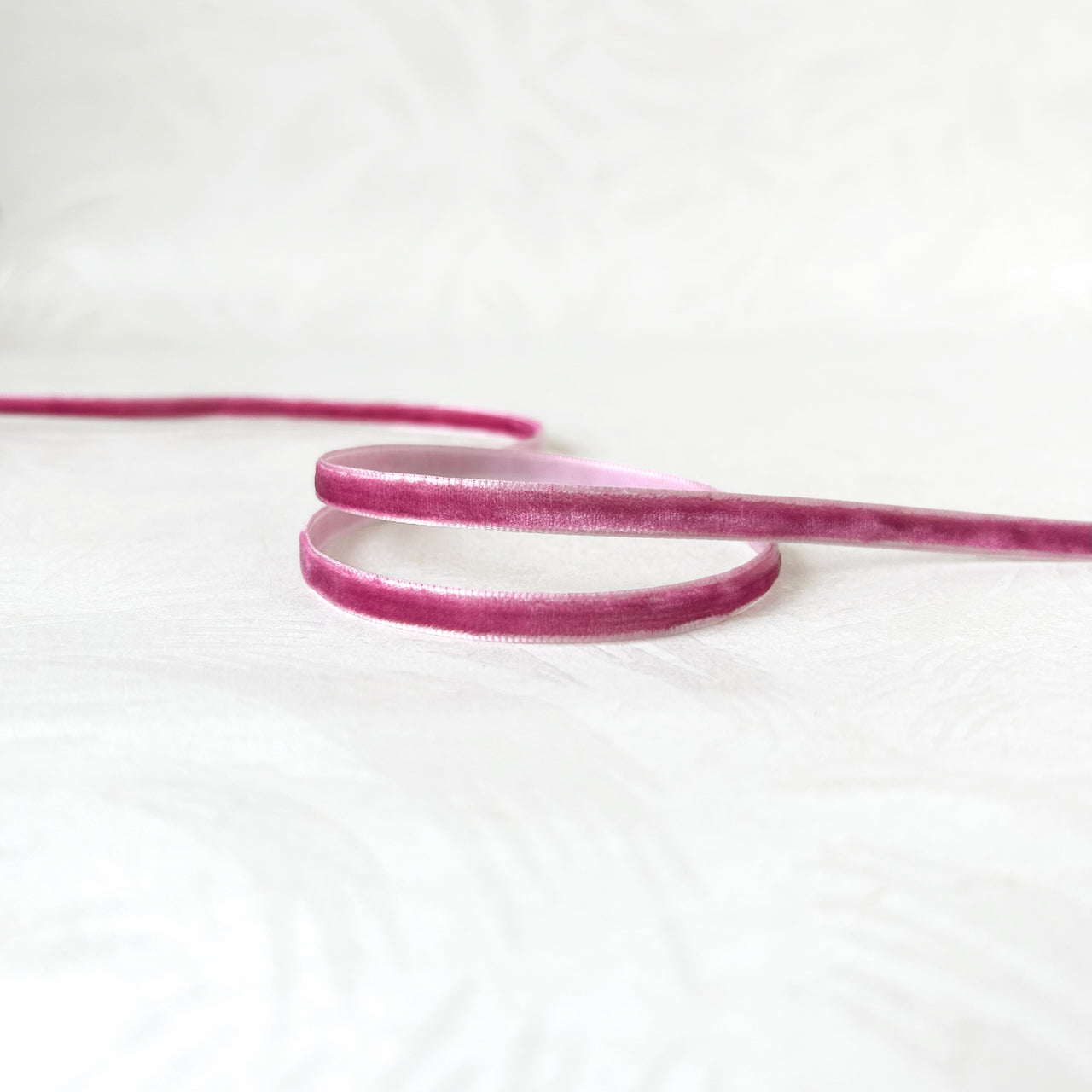 Skinny-Velvet_Ribbon