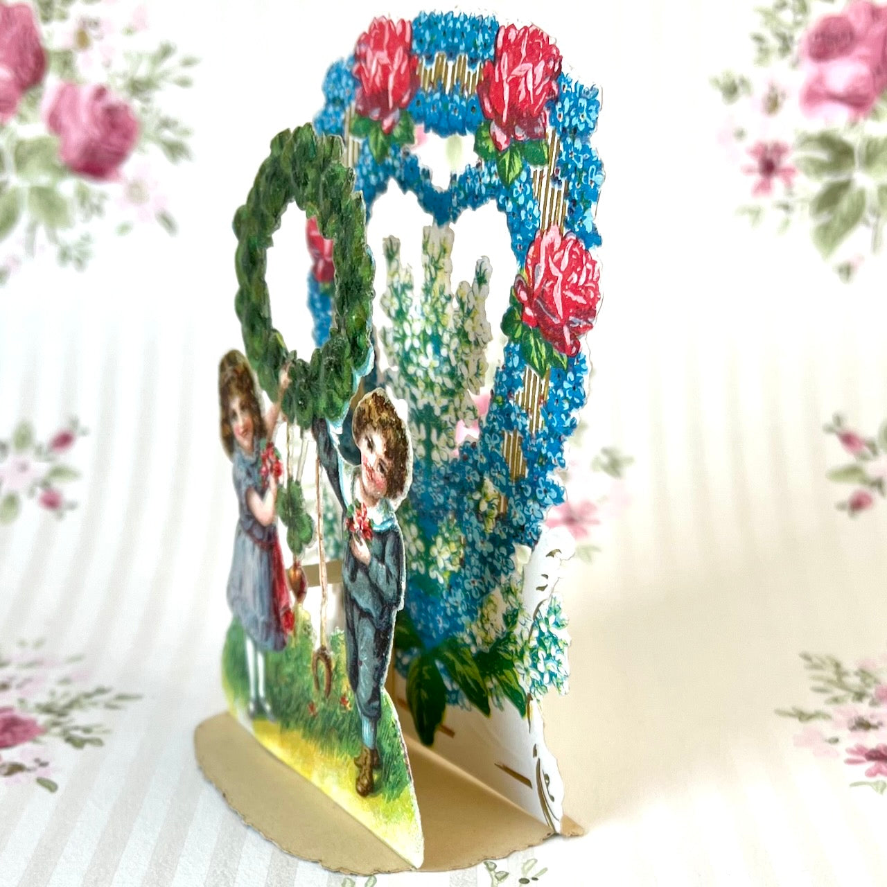 Vintage Valentine 3D Card - Ring of Roses