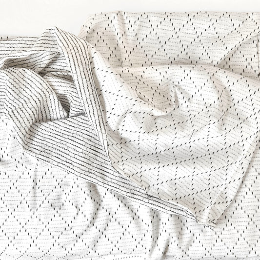 Vintage_Diamond_Pattern_Fabric