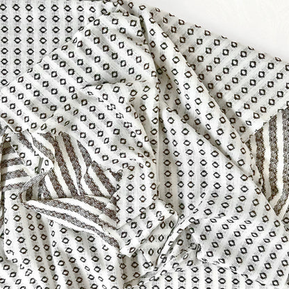 Vintage_Diamond_Pattern_Fabric