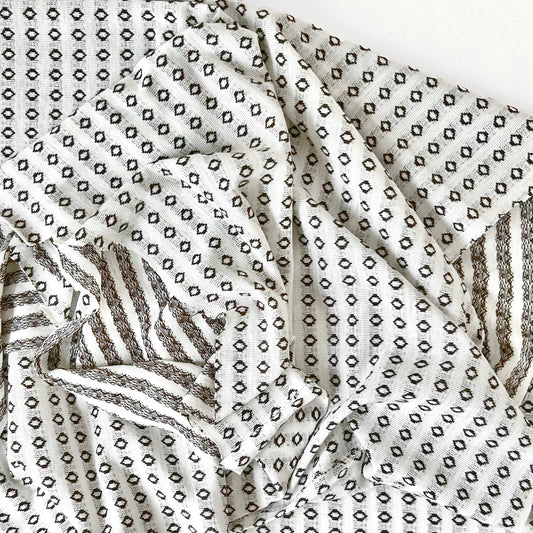 Vintage_Diamond_Pattern_Fabric