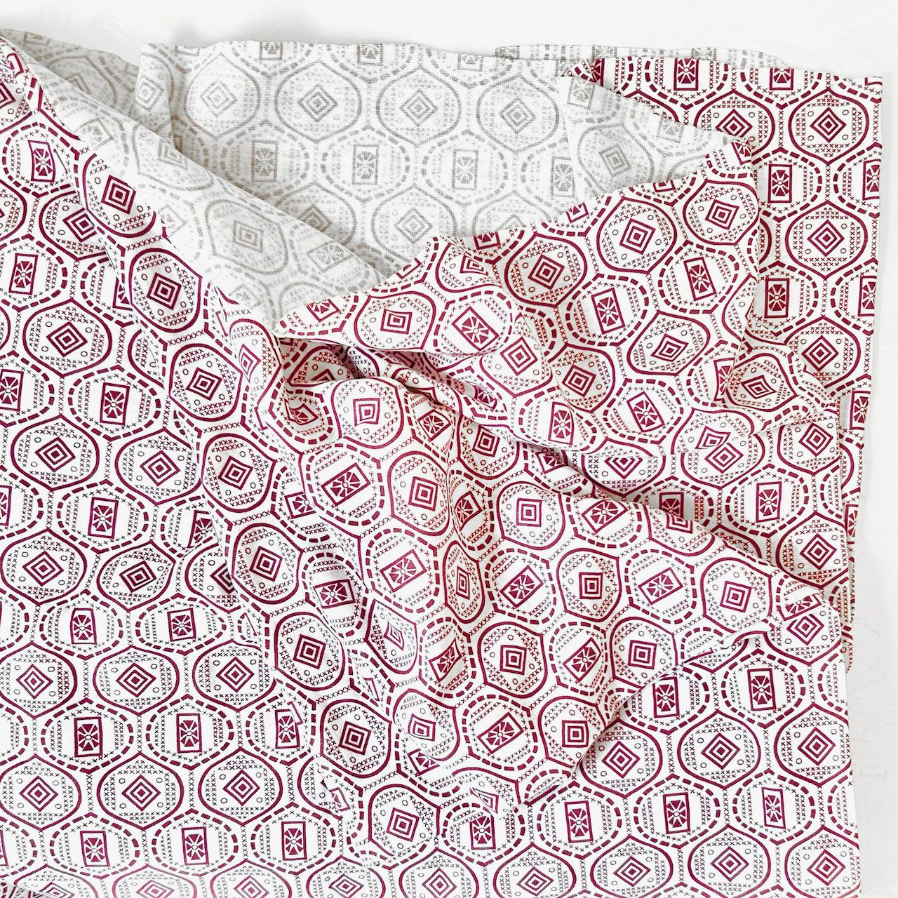 Vintage_Geometric_Pattern_Fabric